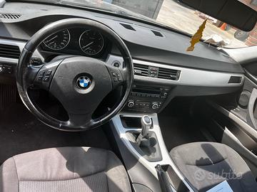 BMW INTERNI ED ESTERNI