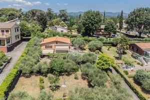 VILLA SINGOLA A SUTRI