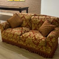 Coppia di divani 2 posti raffinati e damascati