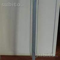 Porta cd in ferro con base in legno