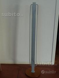 Porta cd in ferro con base in legno