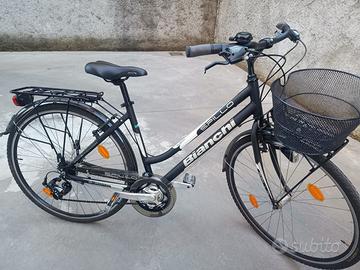 BICI DA 28 MARCA BIANCHI MODELLO SPILLO RUBINO
