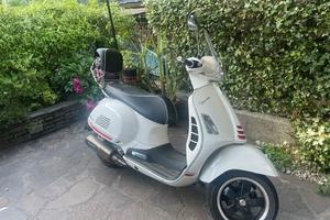 Vespa GTS 300 HPE 2019