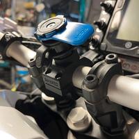 Supporto da manubrio quadlock per tenere 700