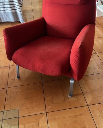 poltrona e pouf poggiapiedi