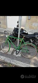 Bici con lucchetto / Bike / Bicycle with lock