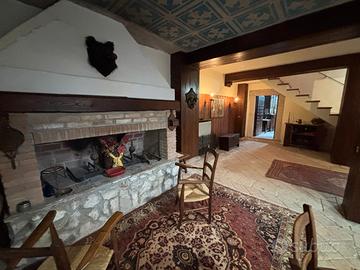 Dimora storica del '400 (ex chiesa) ristrutturata