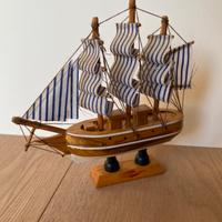 Modellino vintage da collezione veliero Mayflower.