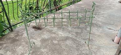 Fioriera in fero battuto