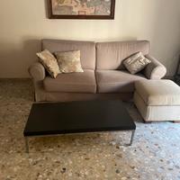 divano e tavolo
