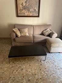 divano e tavolo