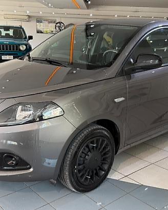 Lancia Ypsilon 1.0 FireFly 5 porte S&S Hybrid Silv