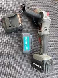 Smerigliatrice flessibile a batteria