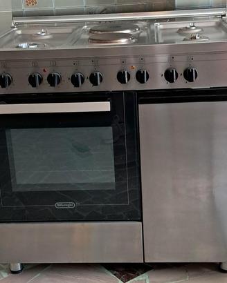 Cucina a gas con forno elettrico