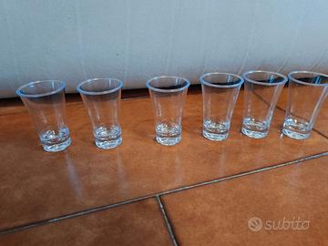 Bicchierini in plastica infrangibile 