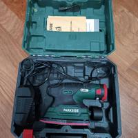 Levigatrice a delta Parkside con batteria 12V