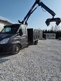 Iveco daily con gru