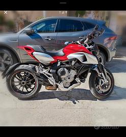 MV Augusta Stradale 800