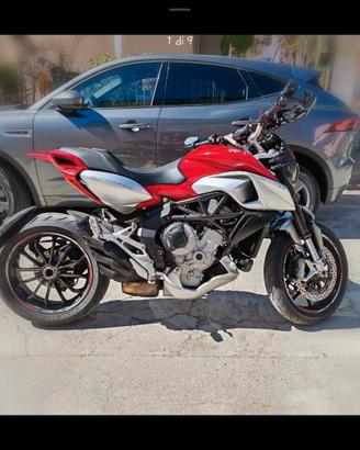 MV Augusta Stradale 800