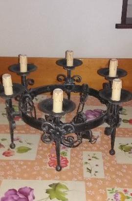 Lampadario in ferro battuto