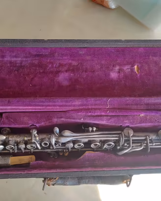 clarinetto antico marca Vittoria metallo plac.arg.