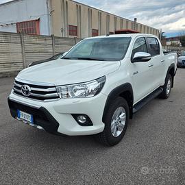 Toyota Hilux 2.4 D-4D 4WD 4 porte Double Cab Execu