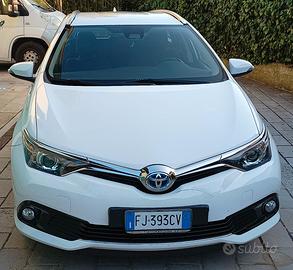 Toyota Auris Hybrid Touring Sports Active 1.8