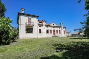 VILLA SINGOLA A GUARDA VENETA