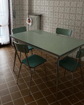 Tavolo vintage con 4 sedie originali