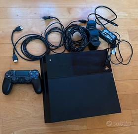 Playstation 4 con controler e cavi