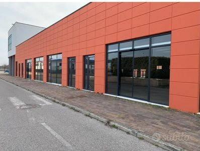 Immobile di 300 m² con 1 locale a Villa Bartolomea - Vista 4