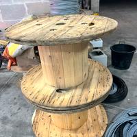 Bobina in legno per tavolini da esterno e interni