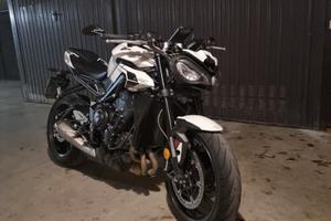 TRIUMPH STREET TRIPLE R - 2023