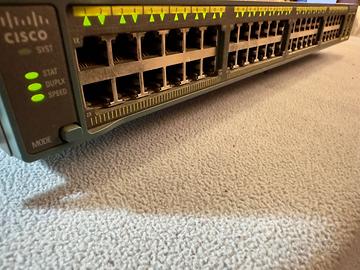 Cisco Catalyst WS - C 2960 + 48 TC - S