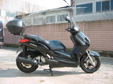 Yamaha X-Max 250