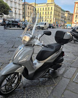 Piaggio Beverly 350 Tourer