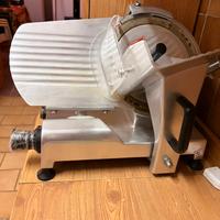 Affettatrice in acciaio