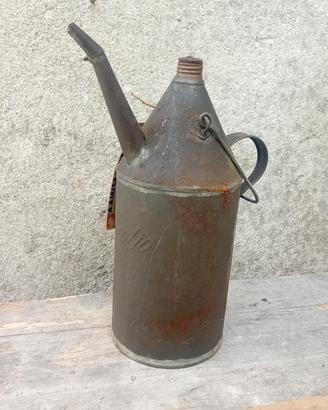 tanichetta vintage per petrolio 