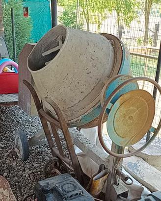 betoniera capacità impasto 320 litri 