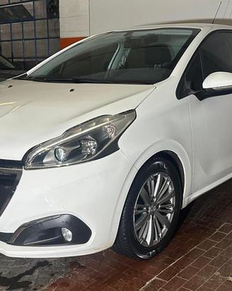 PEUGEOT 208 1.6 BlueHDi 75 5 porte Allure