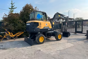 E229 Escavatore gommato Volvo 50 q