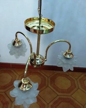 lampadario tre luci (mancano bocce)