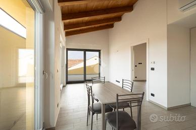 2 LOCALI A RIVA PRESSO CHIERI