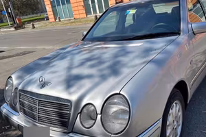 Mercedes benz E200 W210  come nuova 