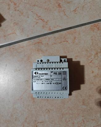 Alimentatore per impianti citofonici 4+1