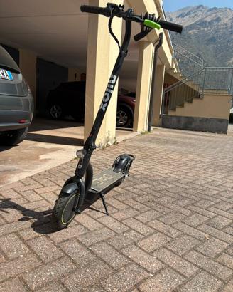 Monopattino elettrico nilox