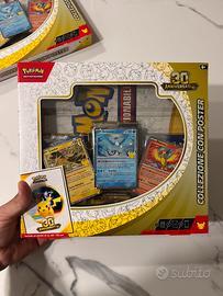 30° Anniverario Pokemon Collezione con Poster 30th