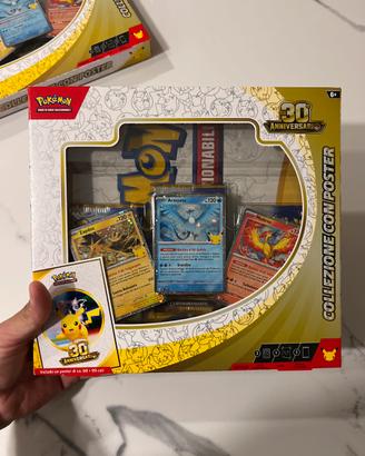30° Anniverario Pokemon Collezione con Poster 30th
