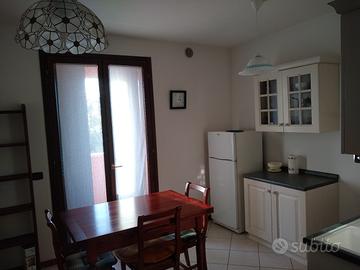 Bilocale arredato zona Montelaguardia