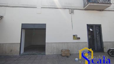 Locale commerciale - Curti